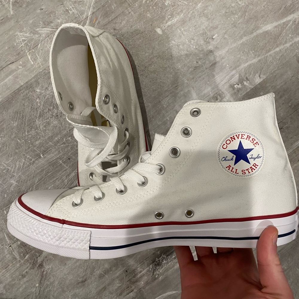 New white Converse. No box. Men’s 11 women’s 13.